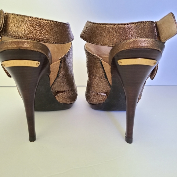 Michael Kors gold leather strappy heels peep-toe sandals - Picture 5 of 6